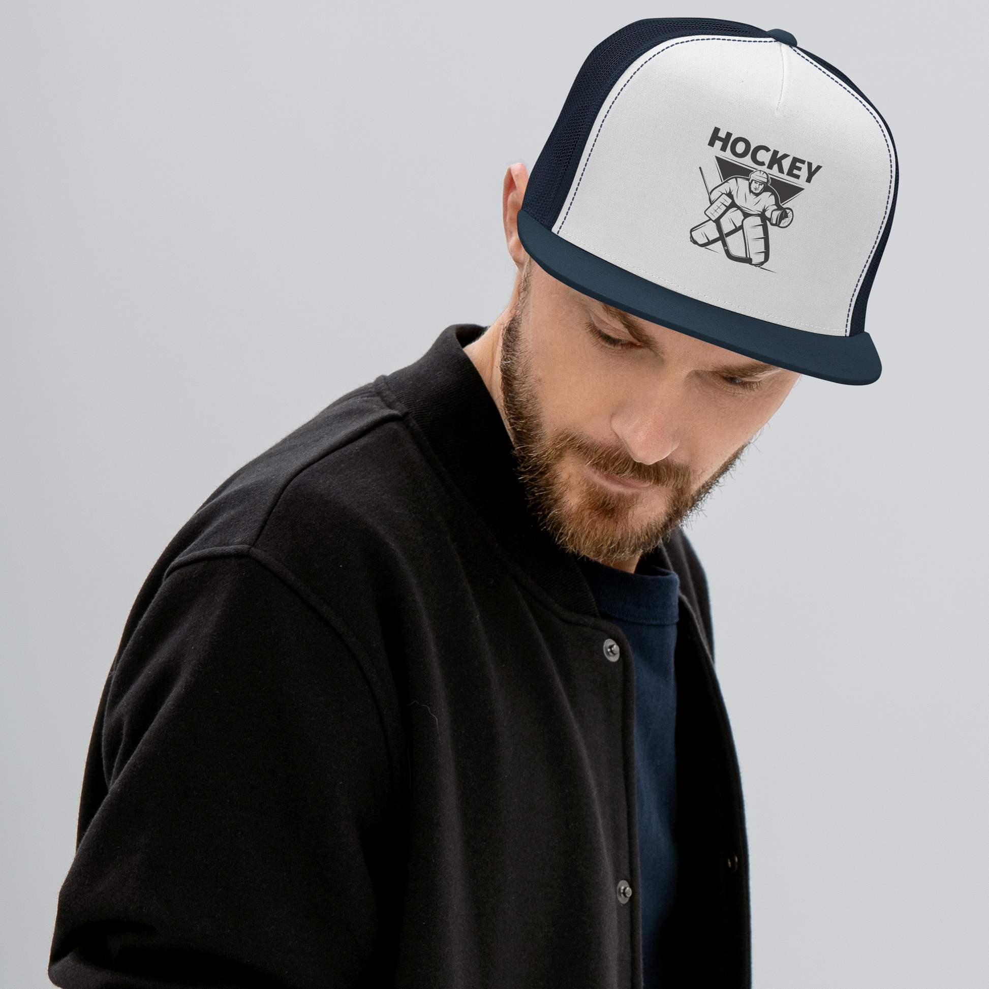 Hockey Goalie Trucker Cap• 47 % Baumwolle, 28 % Nylon, 25 % Polyester
• Strukturiertes, fünf-teiliges, hohes Profil
• Flacher Schirm 
• Snapback-Verschluss
• Kopfumpfang: 53,3 cm–60 cm (21⅝ Hockey Goalie Trucker Cap